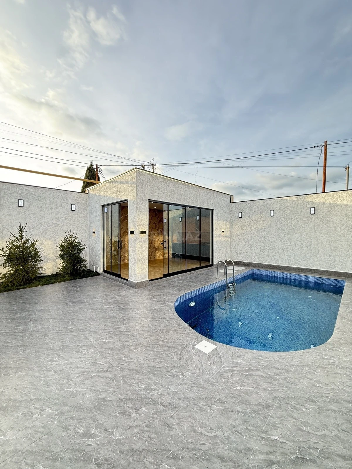 Satılır 4 otaqlı həyət evi 160 m²