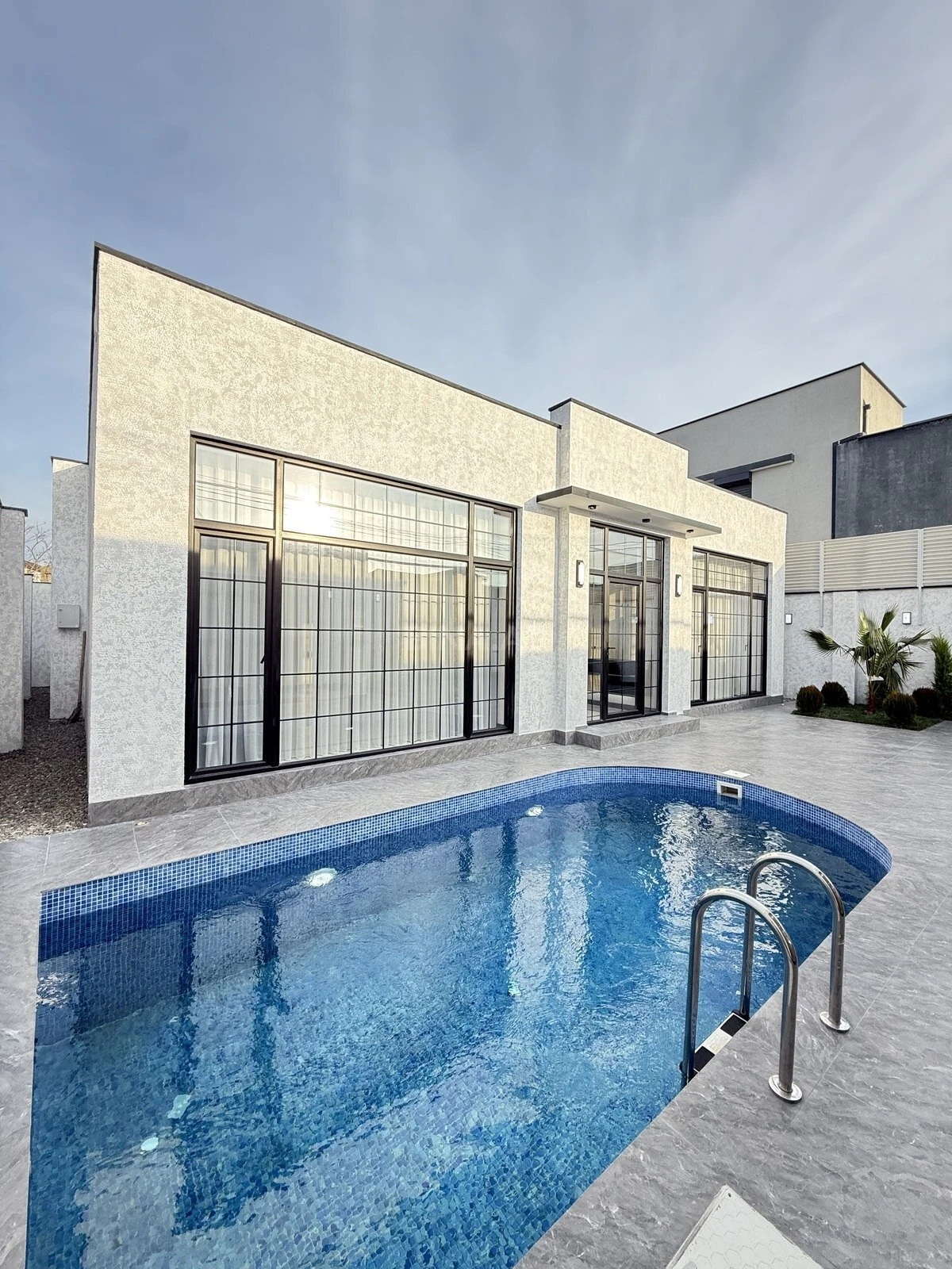 Satılır 4 otaqlı həyət evi 160 m²