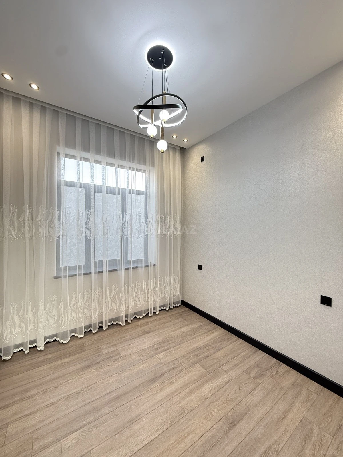 Satılır 4 otaqlı həyət evi 160 m²
