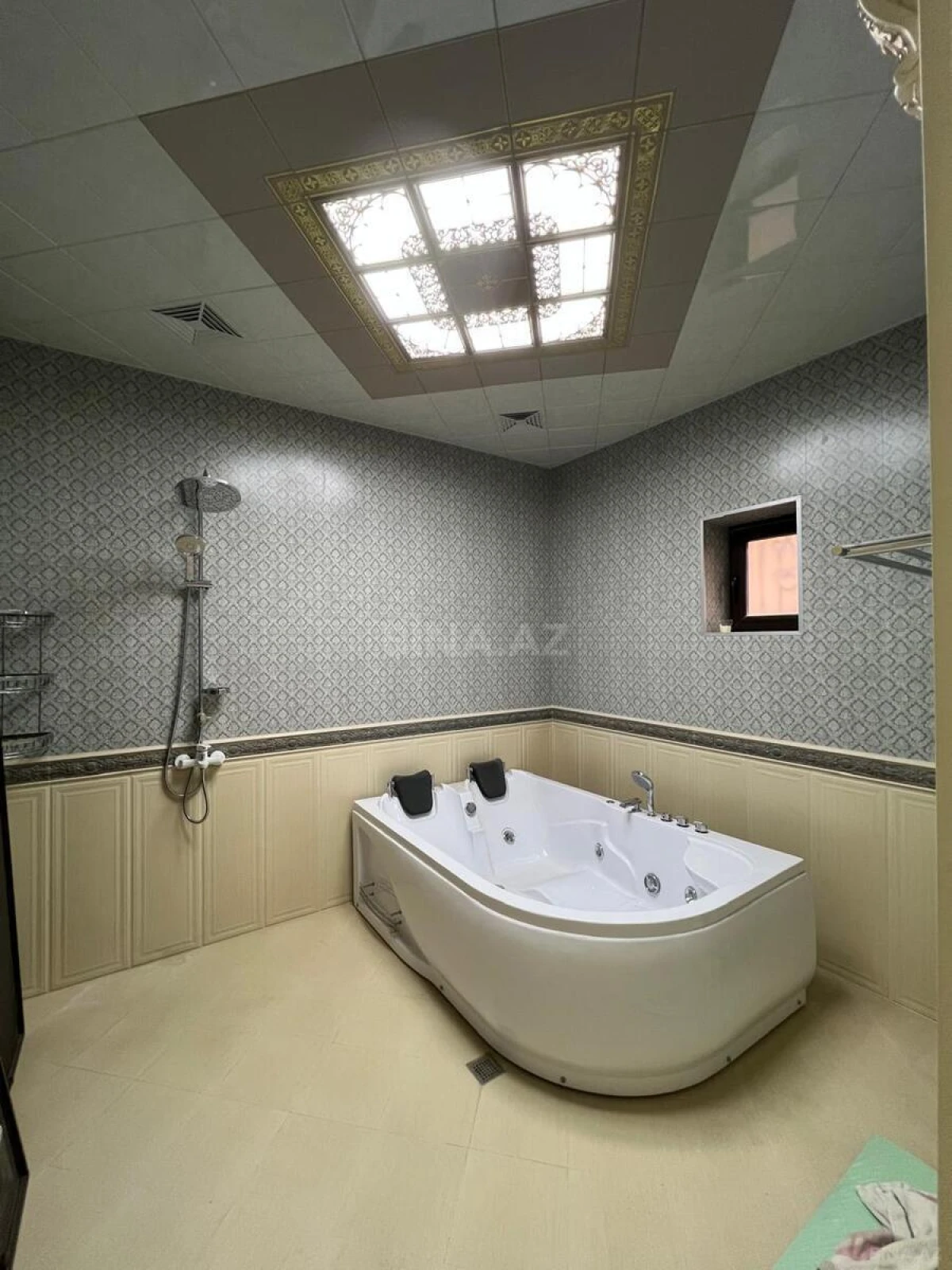Satılır 7 otaqlı həyət evi 285 m²