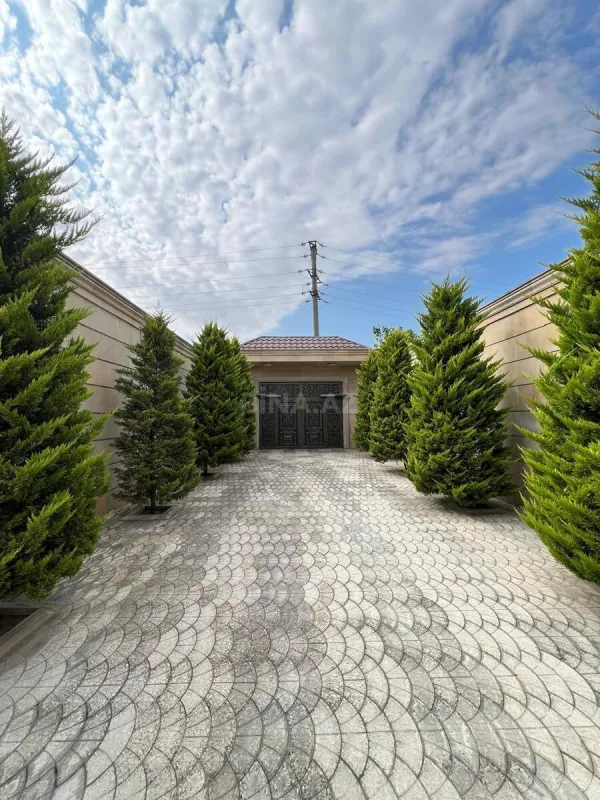 Satılır 7 otaqlı həyət evi 285 m²
