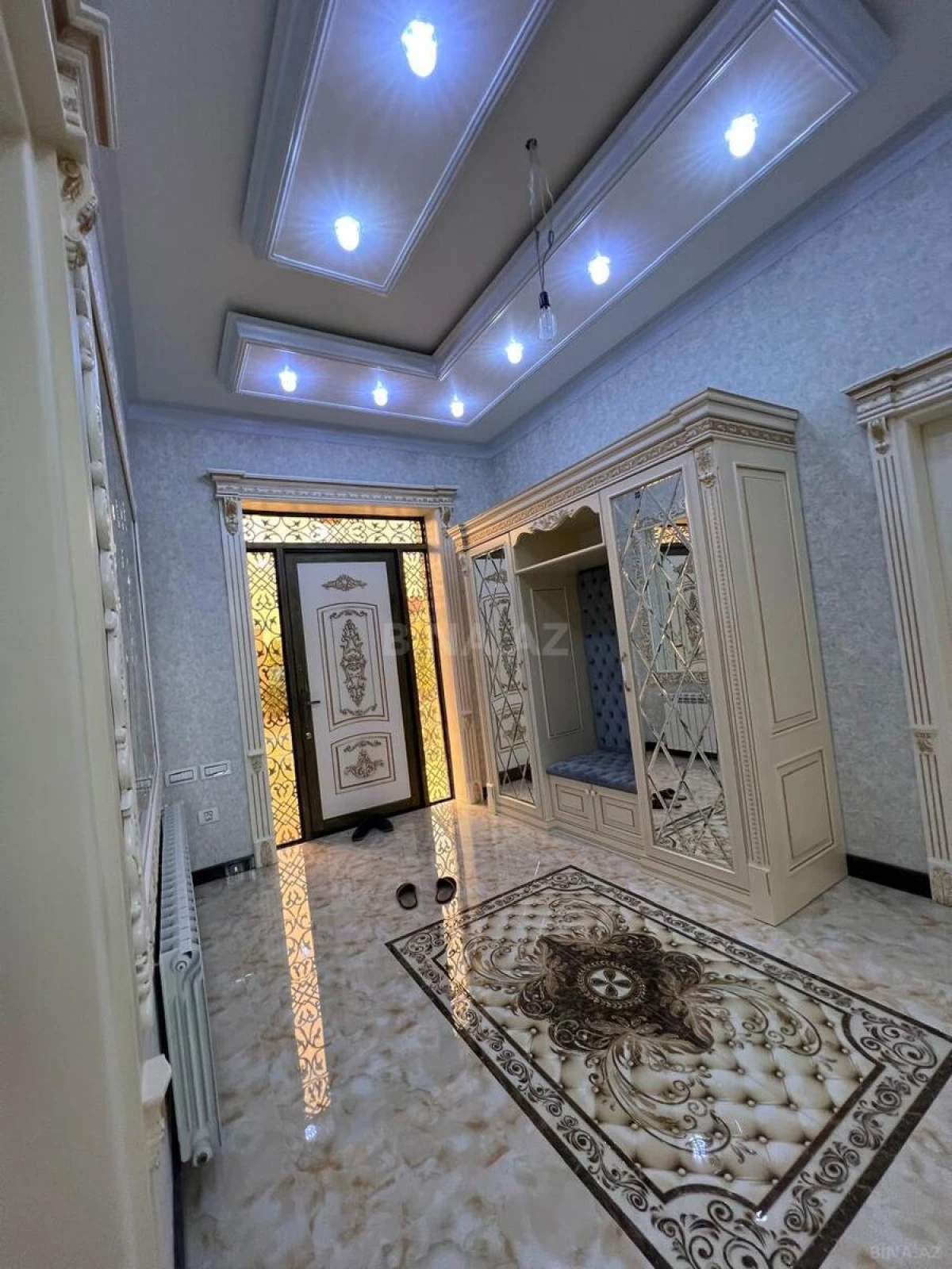 Satılır 7 otaqlı həyət evi 285 m²