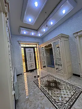 Satılır 7 otaqlı həyət evi 285 m²