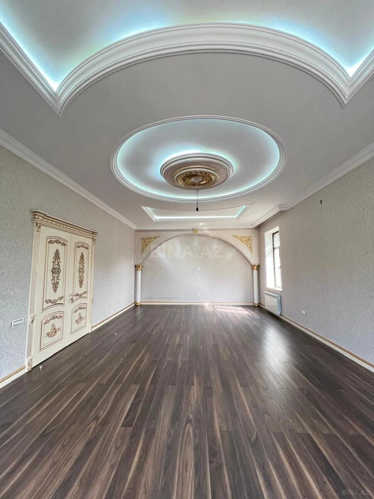 Satılır 7 otaqlı həyət evi 285 m²