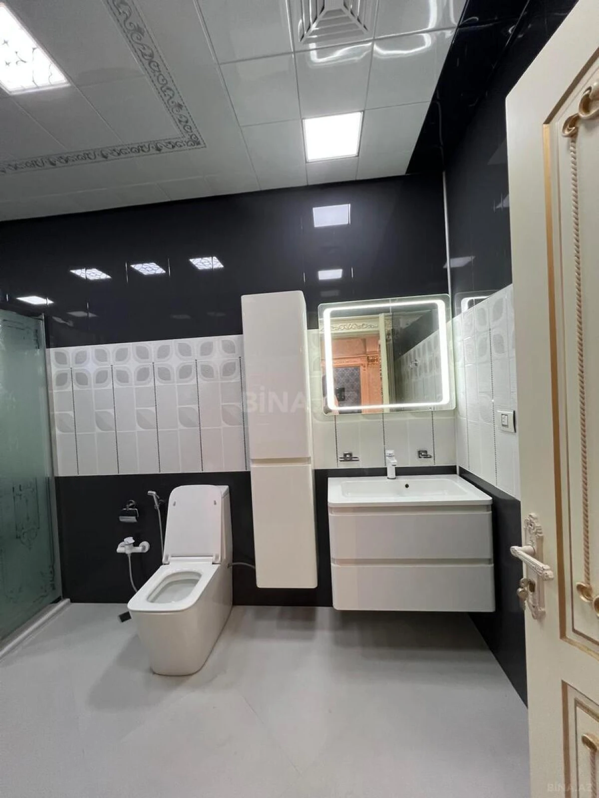 Satılır 7 otaqlı həyət evi 285 m²