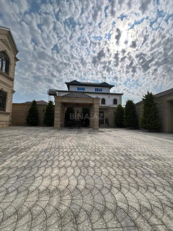 Satılır 7 otaqlı həyət evi 285 m²