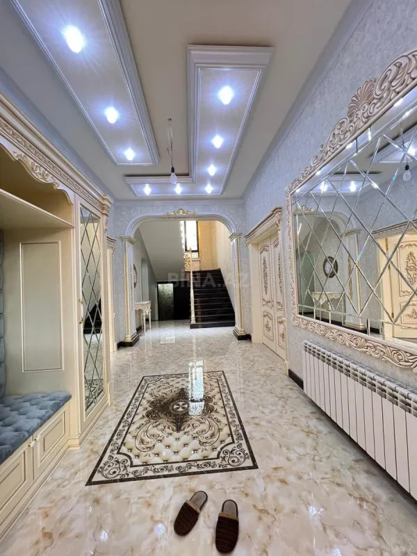 Satılır 7 otaqlı həyət evi 285 m²