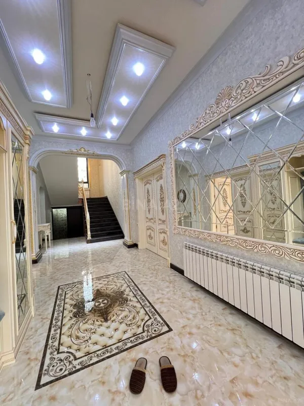 Satılır 7 otaqlı həyət evi 285 m²
