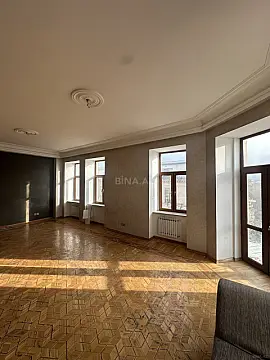 Satılır 6 otaqlı mənzil 320 m²