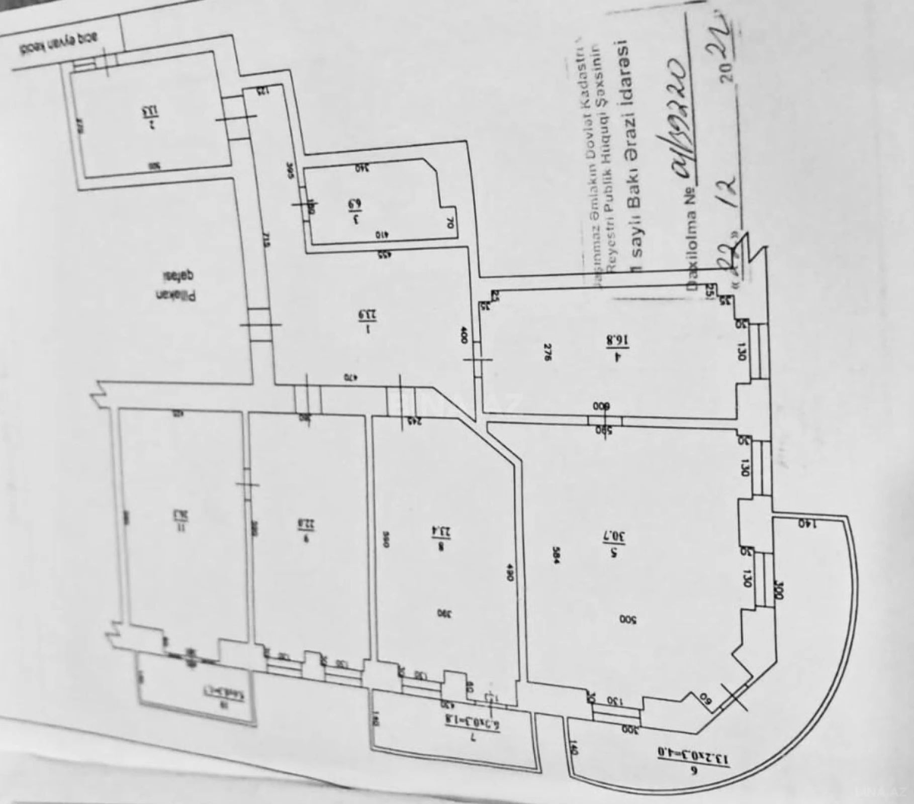 Satılır 6 otaqlı mənzil 320 m²