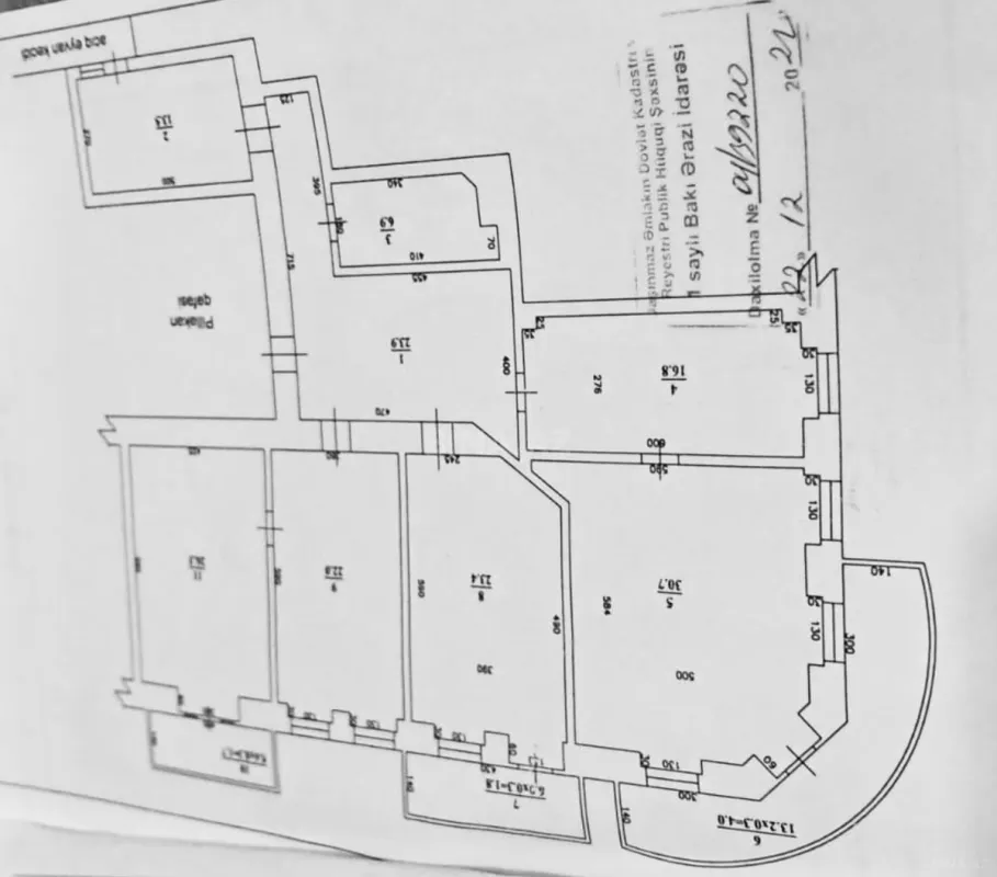 Satılır 6 otaqlı mənzil 320 m²