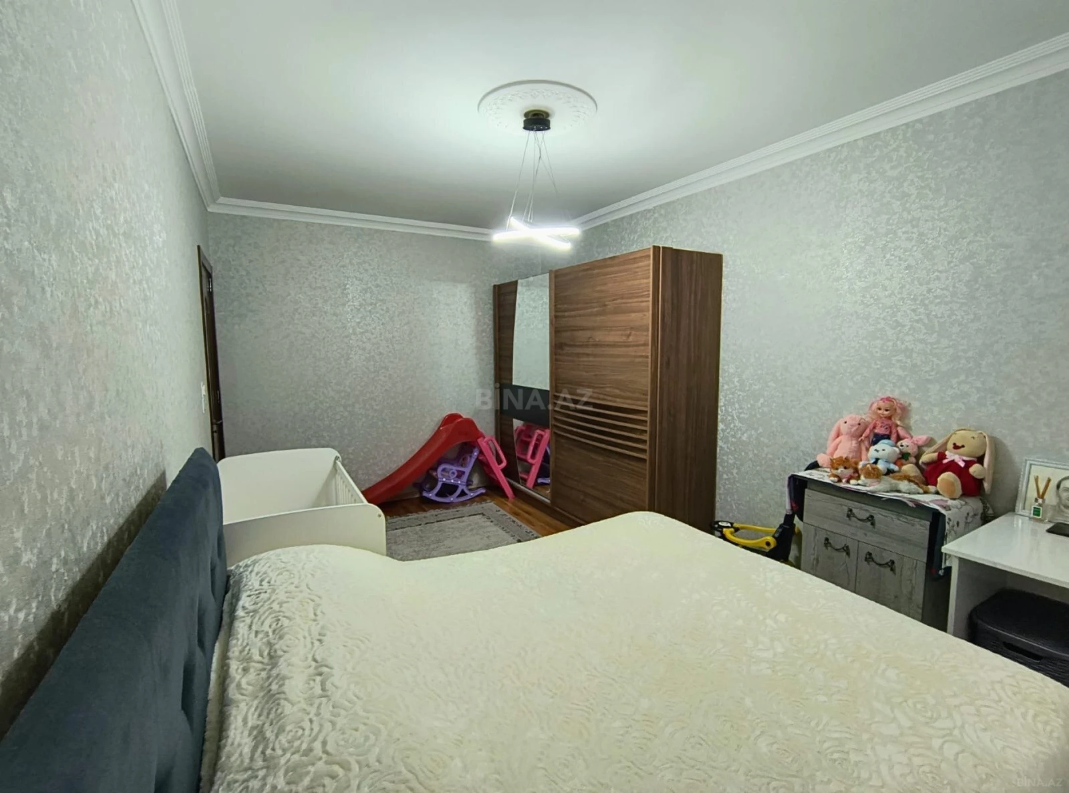 Satılır 4 otaqlı mənzil 90 m²