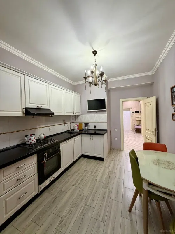 Satılır 3 otaqlı mənzil 110 m²