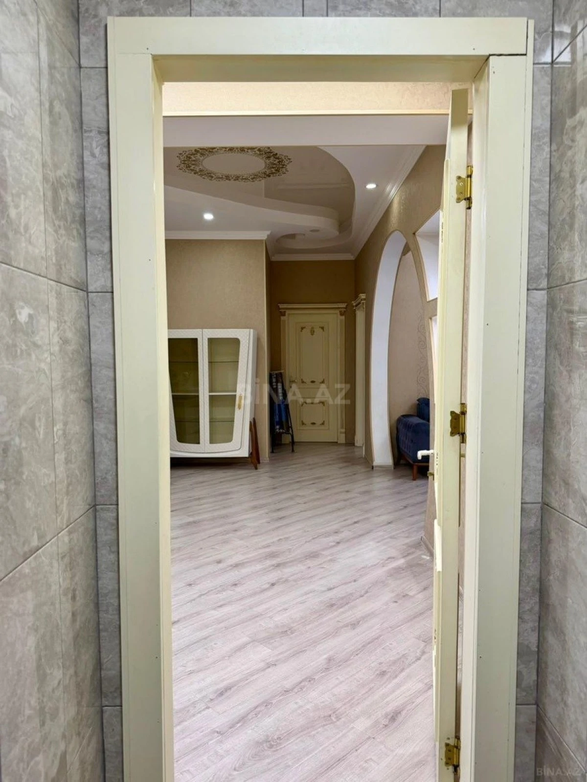 Satılır 3 otaqlı mənzil 110 m²