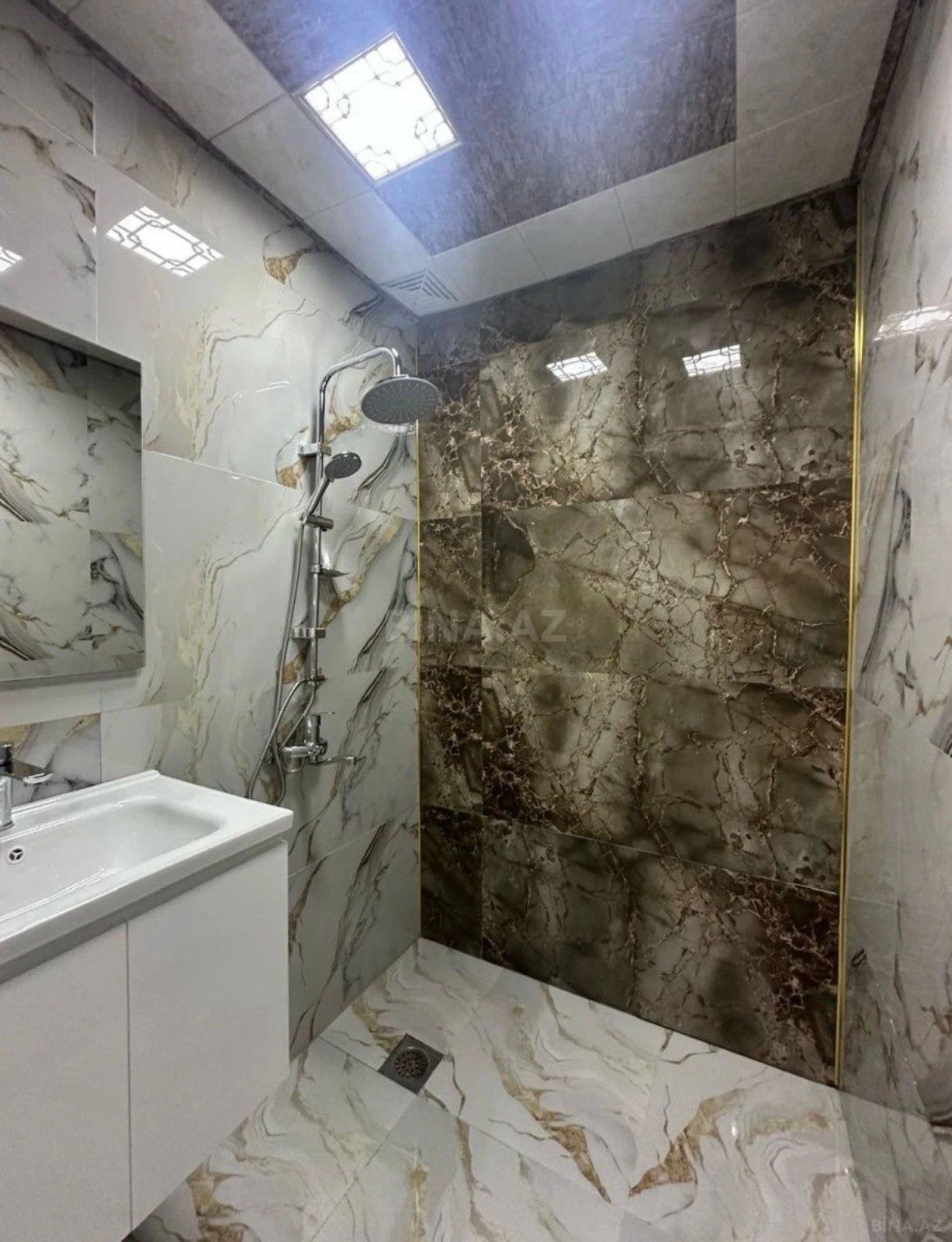 Satılır 2 otaqlı mənzil 55 m²