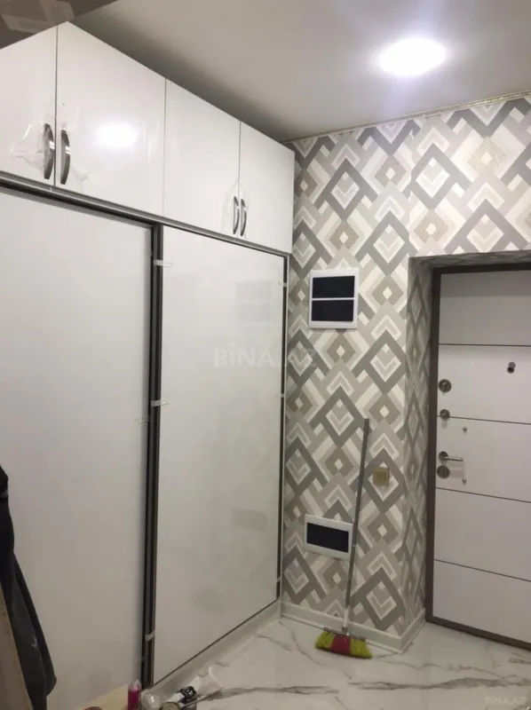Kirayə verilir 2 otaqlı mənzil 105 m²