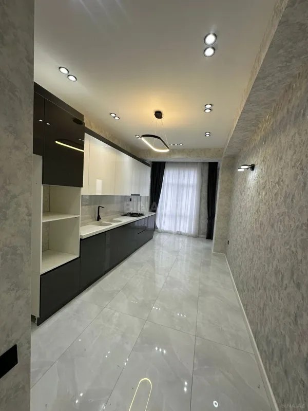 Satılır 4 otaqlı mənzil 125 m²