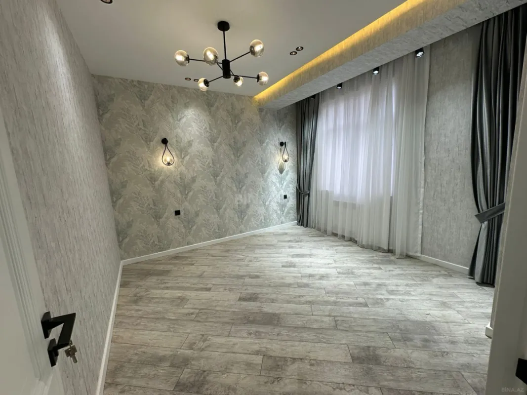 Satılır 4 otaqlı mənzil 125 m²