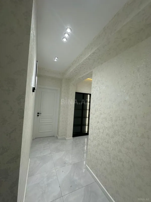 Satılır 4 otaqlı mənzil 125 m²