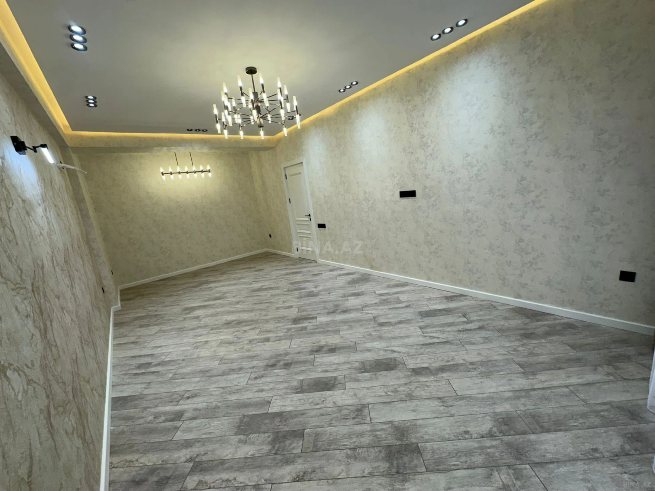 Satılır 4 otaqlı mənzil 125 m²