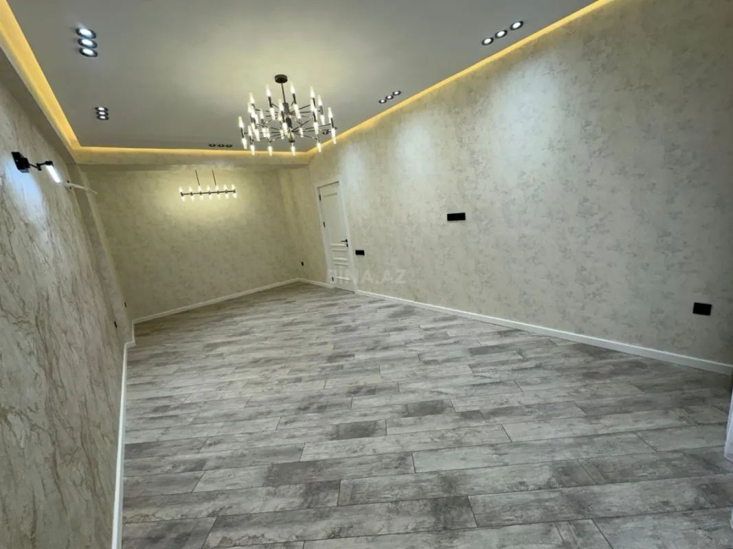 Satılır 4 otaqlı mənzil 125 m²