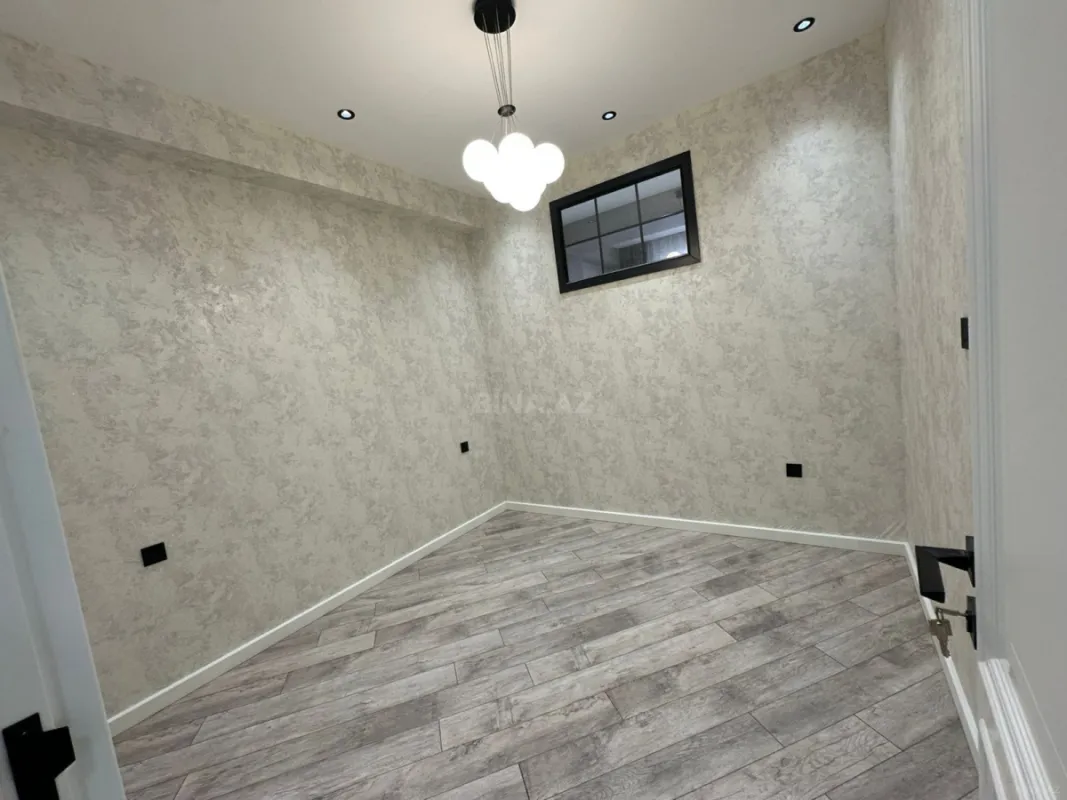 Satılır 4 otaqlı mənzil 125 m²