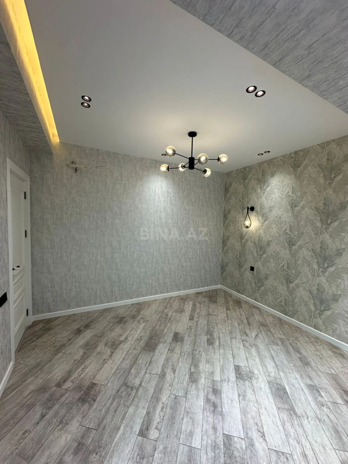 Satılır 4 otaqlı mənzil 125 m²