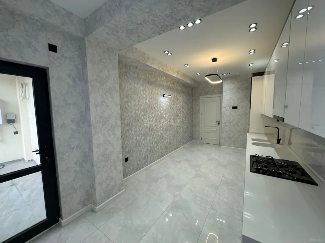 Satılır 4 otaqlı mənzil 125 m²