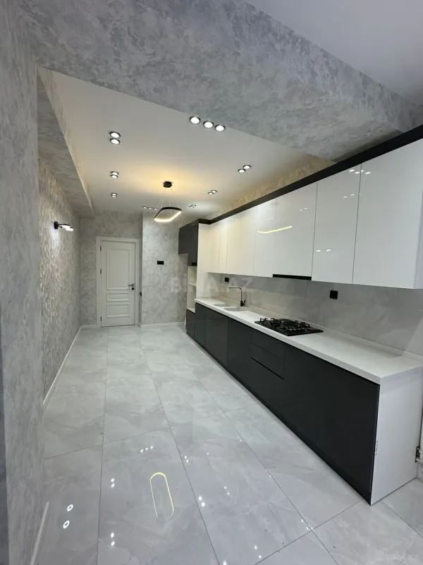 Satılır 4 otaqlı mənzil 125 m²