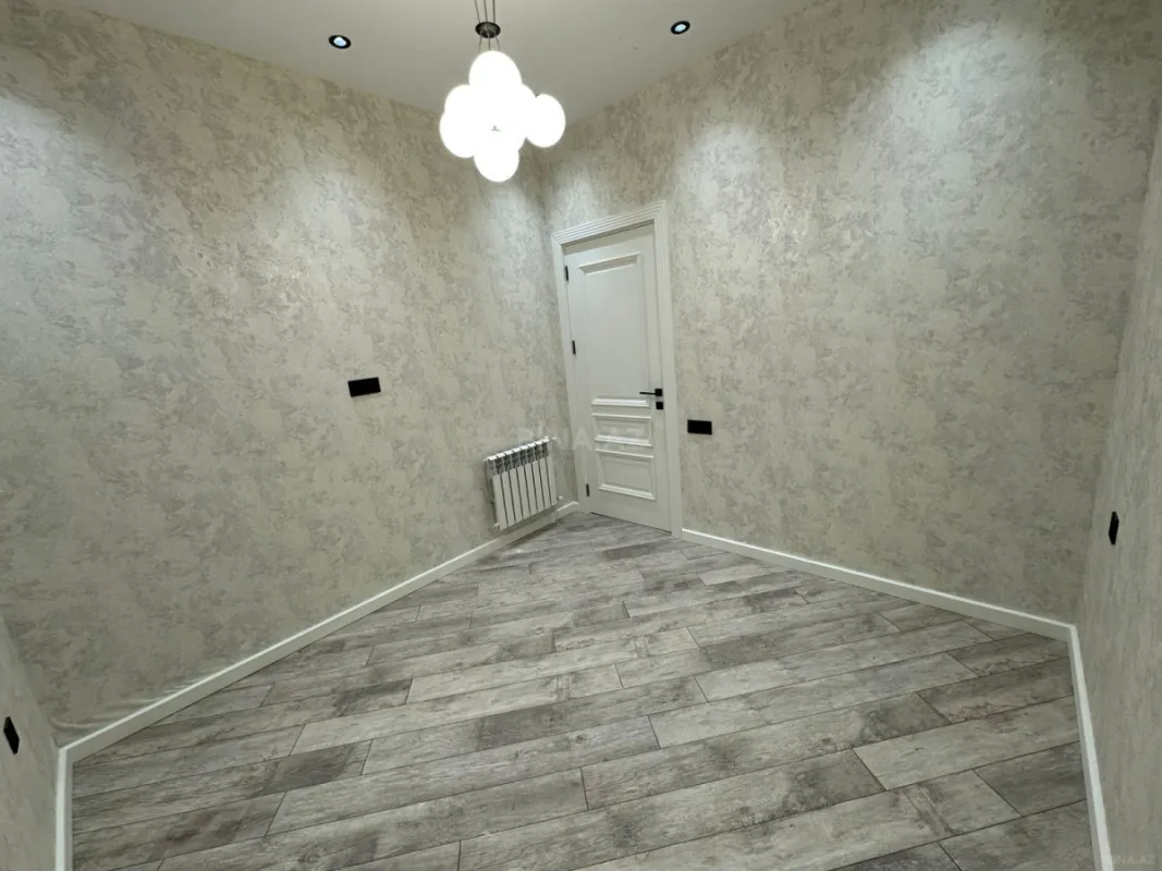Satılır 4 otaqlı mənzil 125 m²