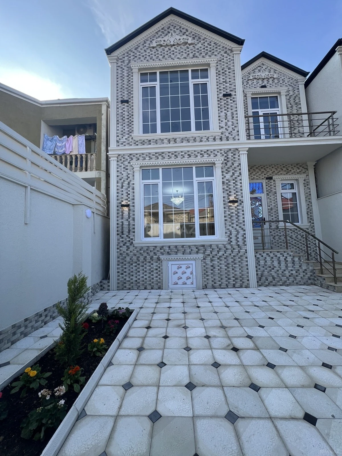 Satılır 5 otaqlı həyət evi 150 m²