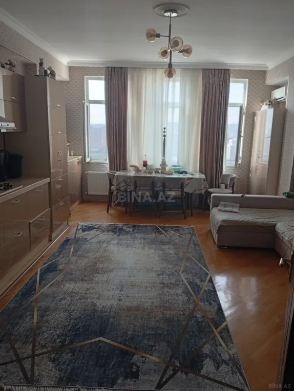 Satılır 3 otaqlı mənzil 125 m²