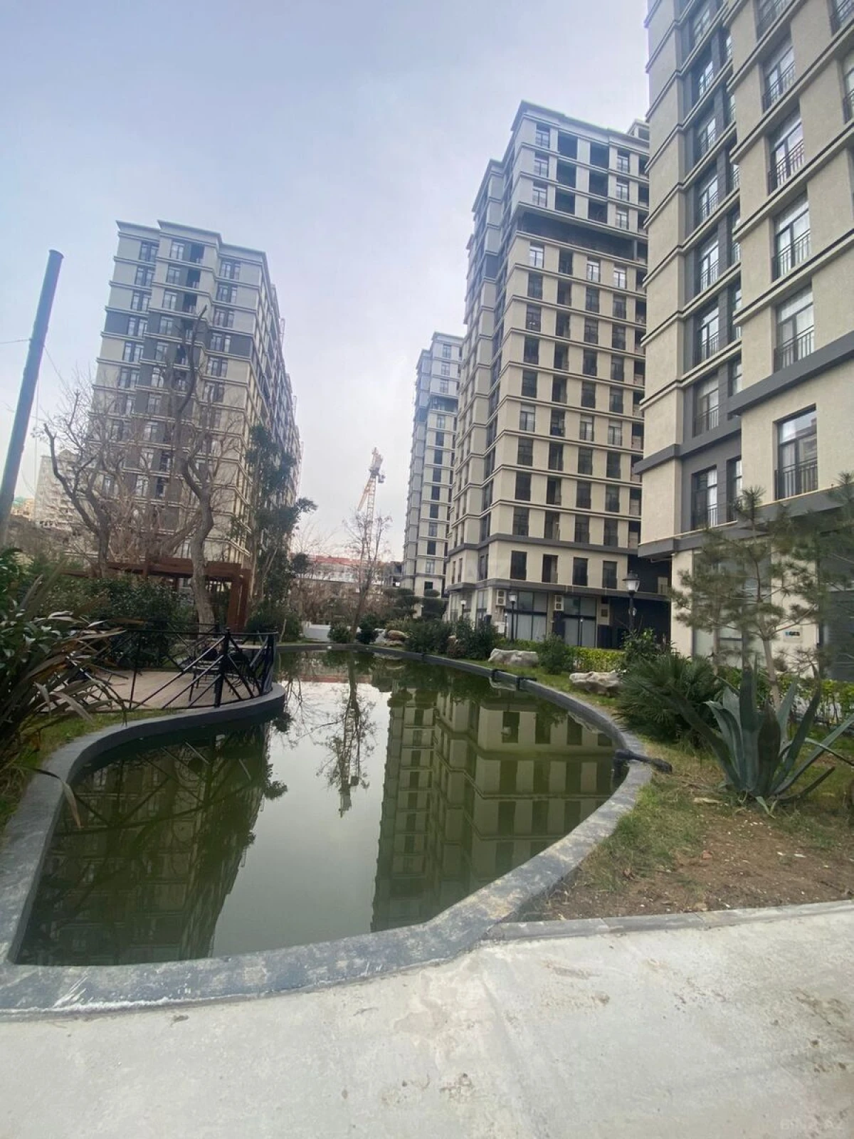 Satılır 3 otaqlı mənzil 132 m²