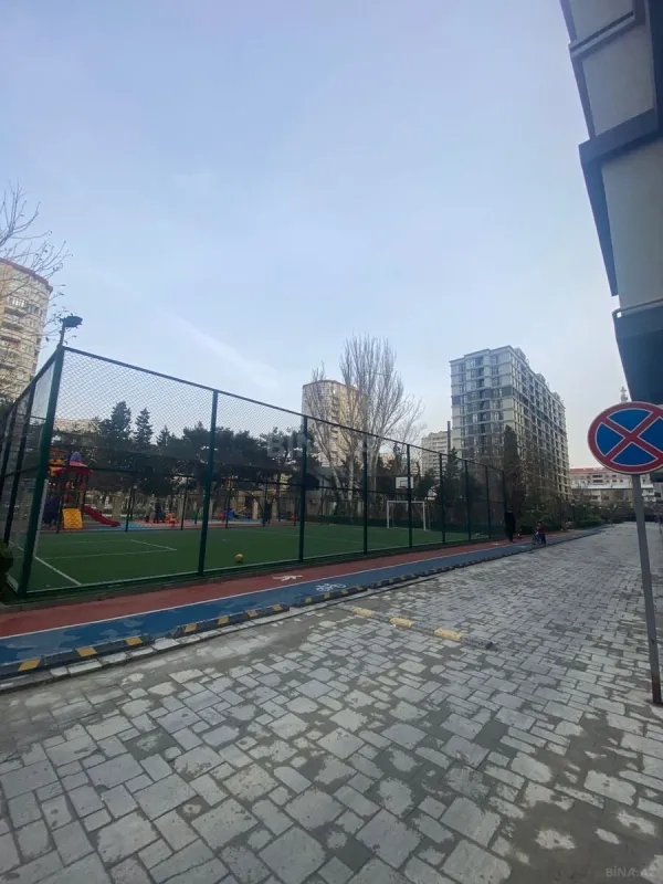 Satılır 3 otaqlı mənzil 132 m²
