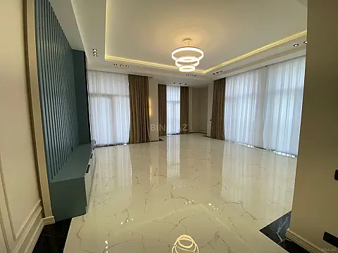 Satılır 3 otaqlı mənzil 132 m²