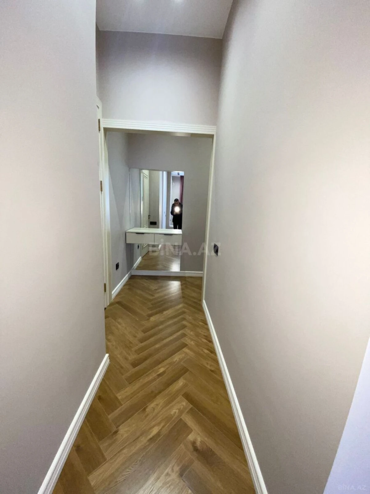 Satılır 3 otaqlı mənzil 132 m²