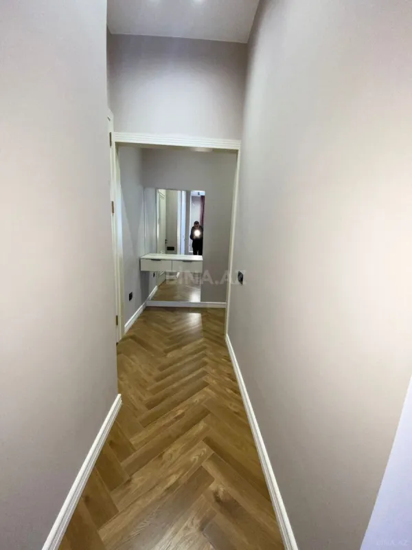 Satılır 3 otaqlı mənzil 132 m²