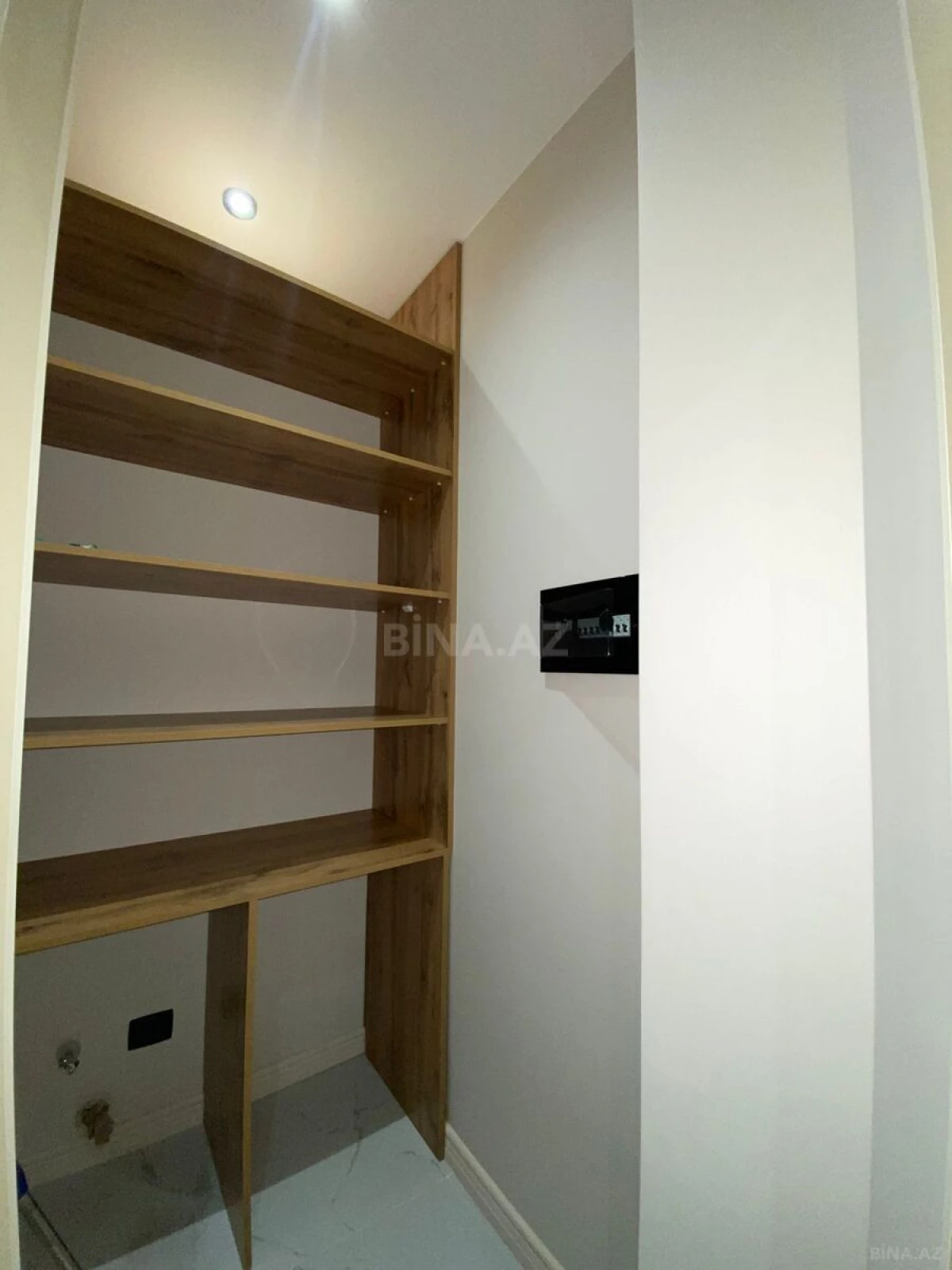 Satılır 3 otaqlı mənzil 132 m²