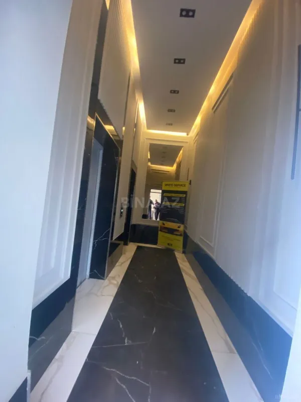 Satılır 3 otaqlı mənzil 132 m²