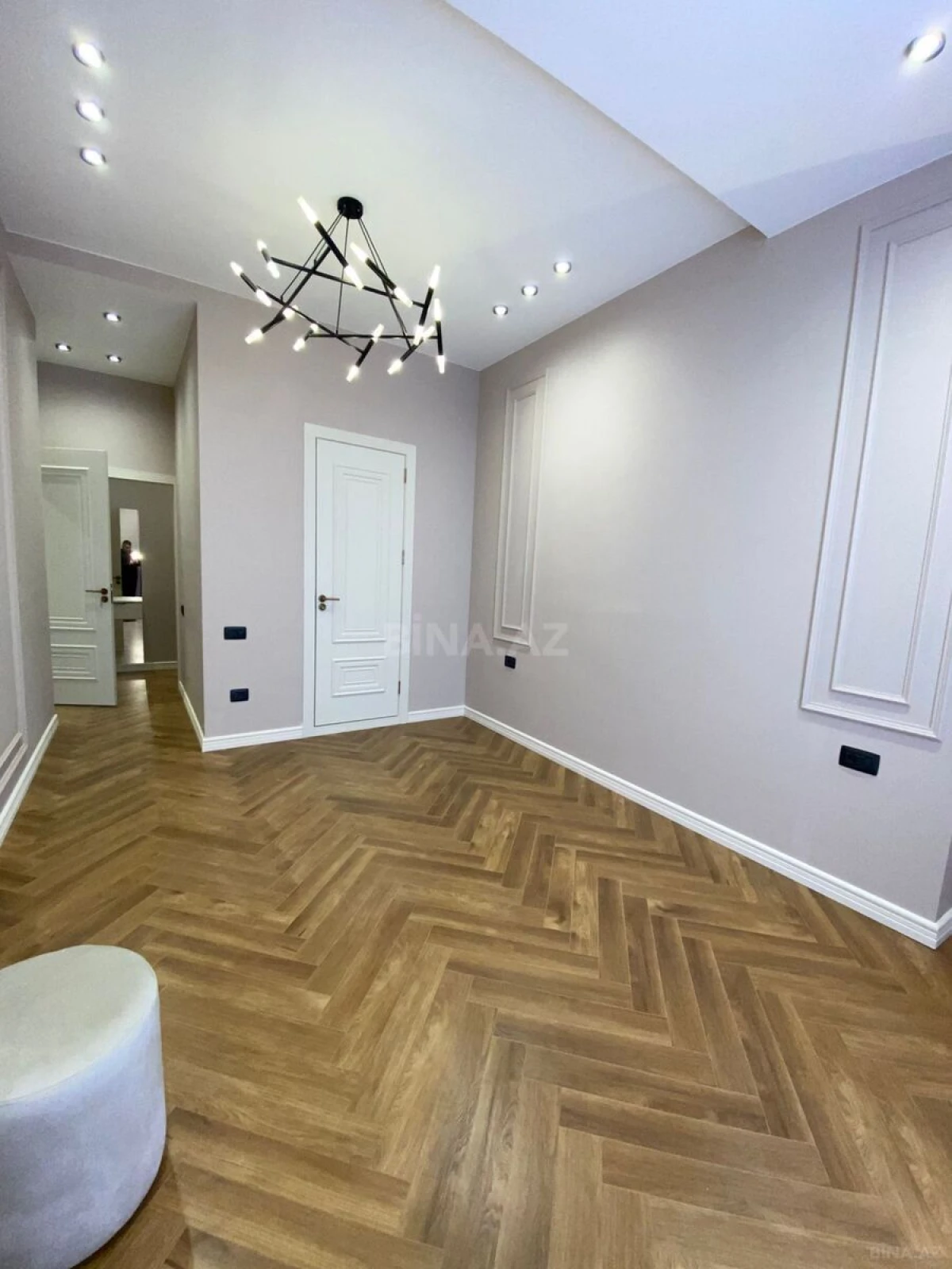 Satılır 3 otaqlı mənzil 132 m²