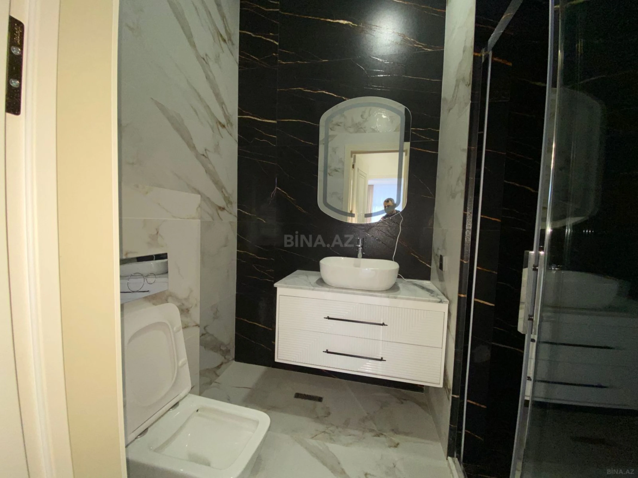Satılır 3 otaqlı mənzil 132 m²