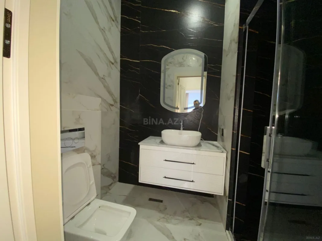 Satılır 3 otaqlı mənzil 132 m²