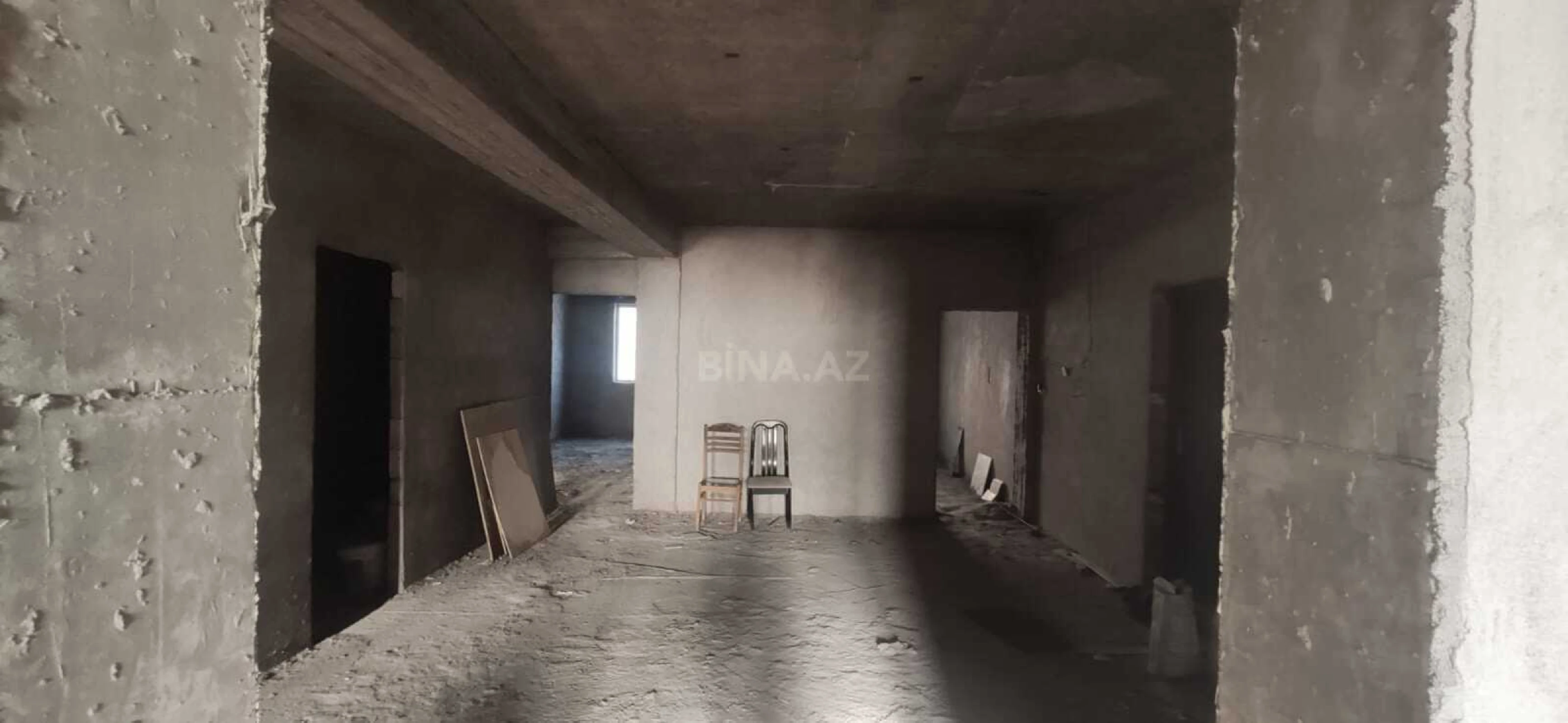 Satılır 4 otaqlı mənzil 150 m²