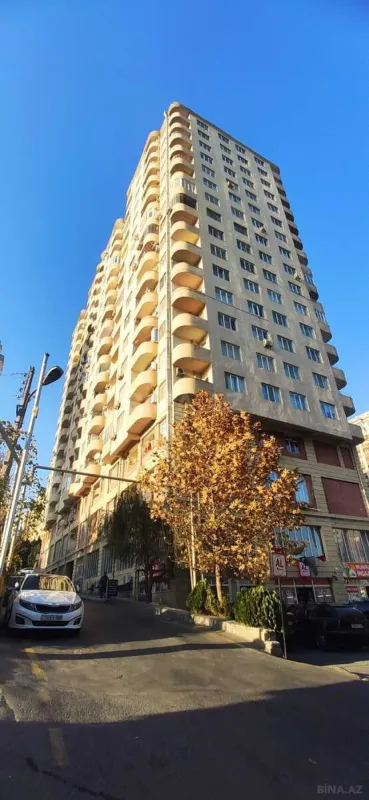 Satılır 4 otaqlı mənzil 150 m²