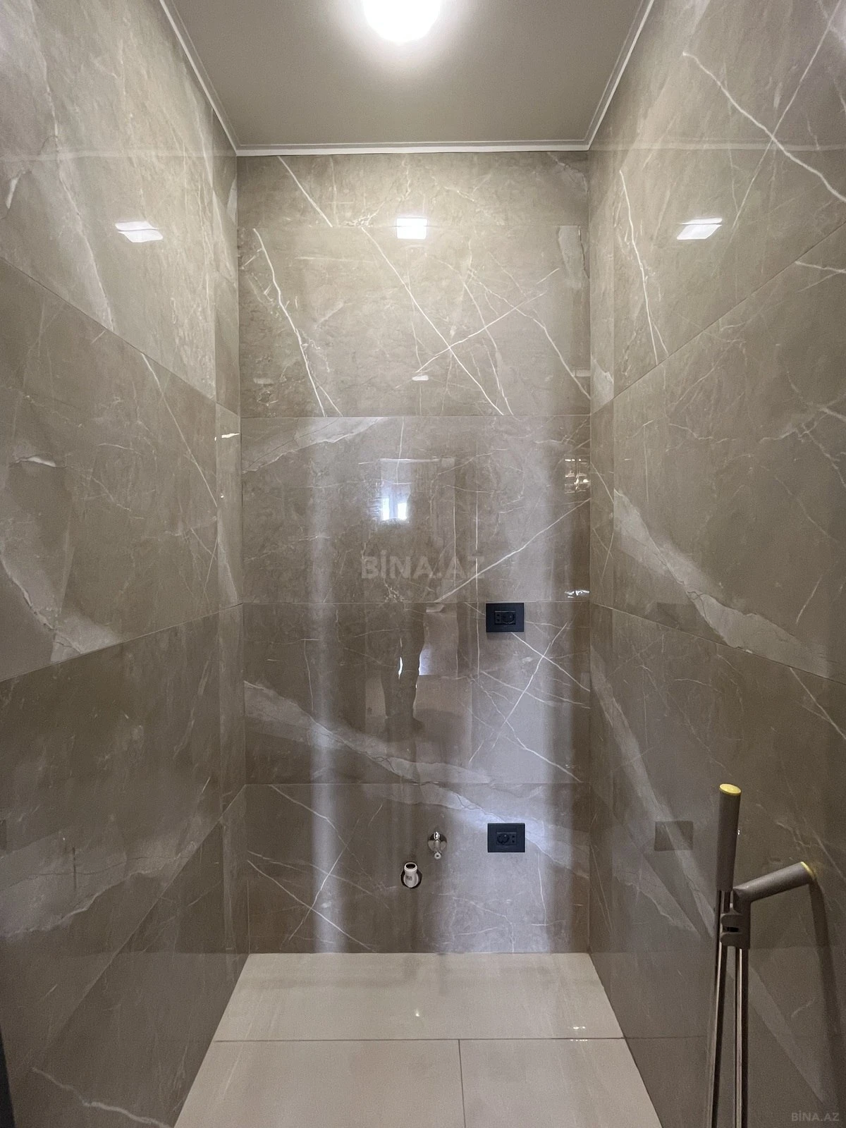 Kirayə verilir 2 otaqlı mənzil 80 m²