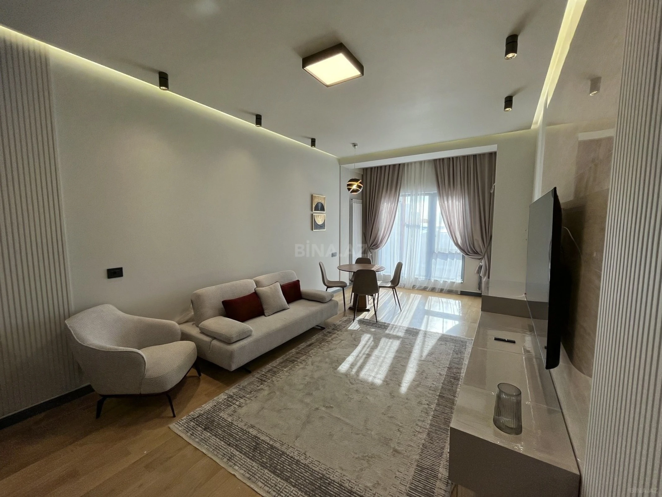 Kirayə verilir 2 otaqlı mənzil 80 m²