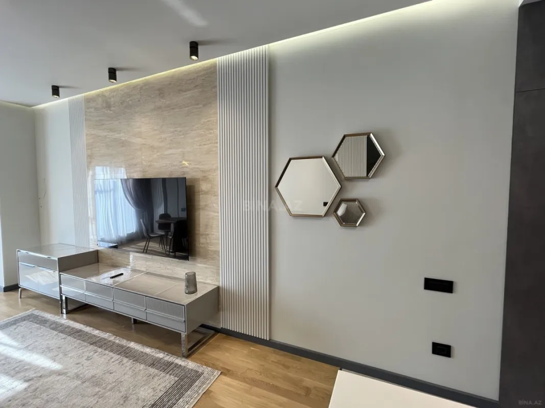 Kirayə verilir 2 otaqlı mənzil 80 m²