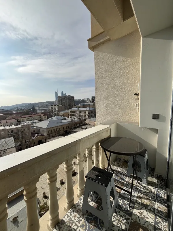 Kirayə verilir 2 otaqlı mənzil 80 m²