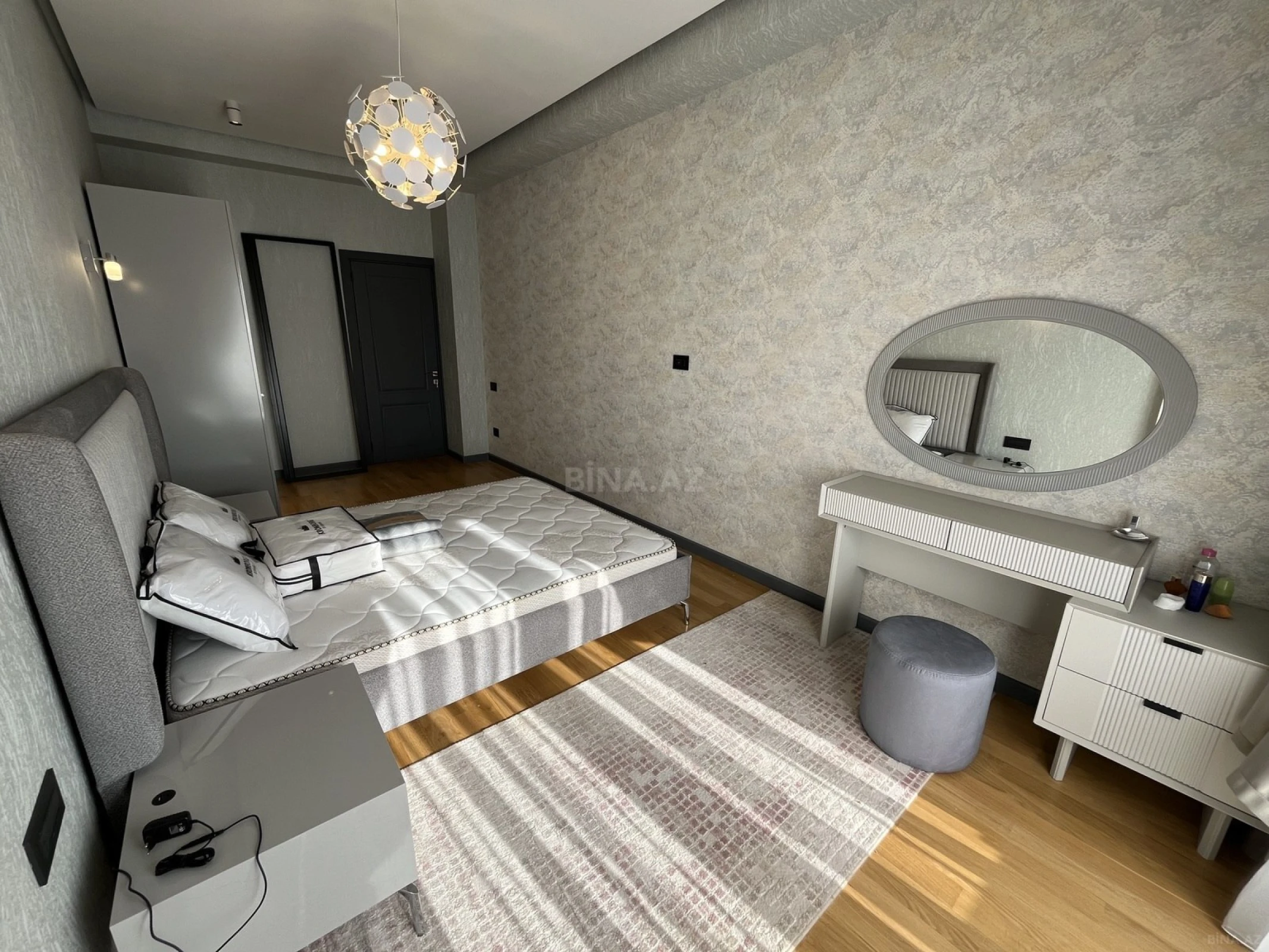 Kirayə verilir 2 otaqlı mənzil 80 m²