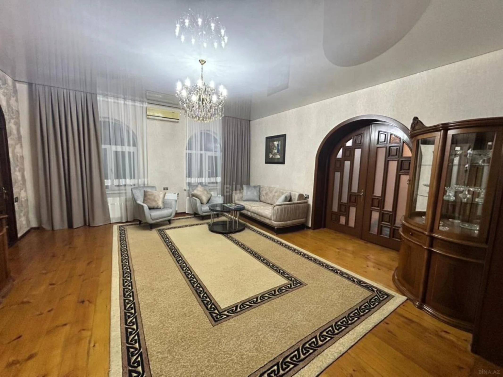 Kirayə verilir 5 otaqlı həyət evi 300 m²